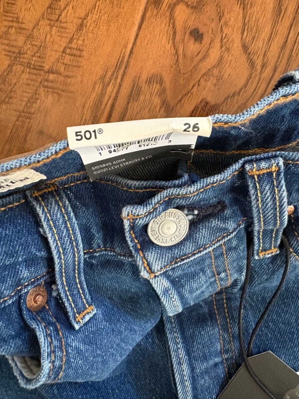 Levi's Blue High-Rise Frayed Hem Denim Cutoff Shorts 501 - Picture 7 of 9